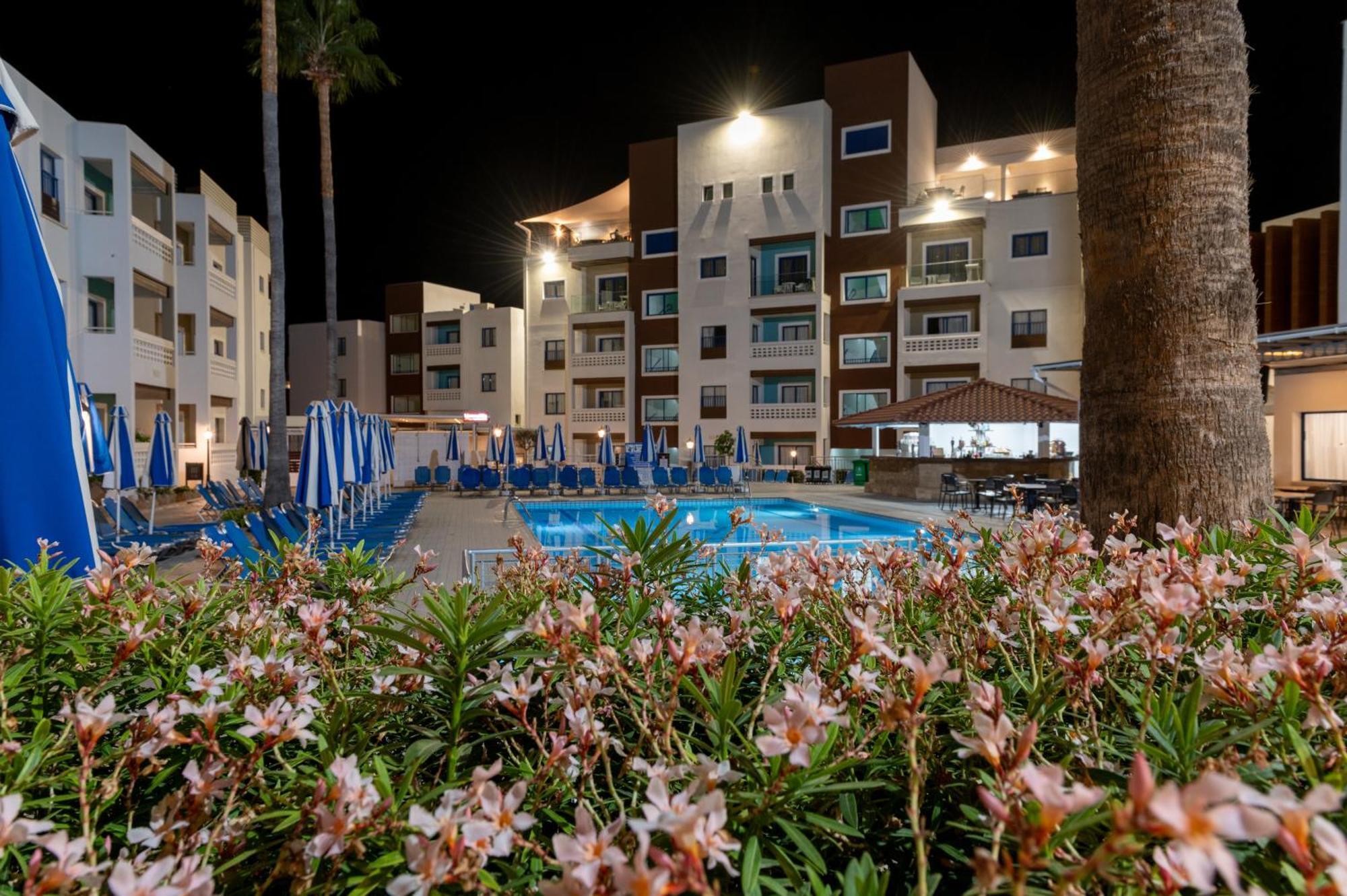 Kefalos Damon Hotel Apartments Paphos Exterior photo